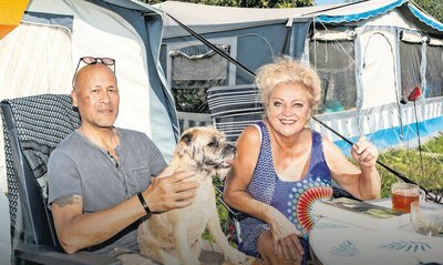 Zonnige staart campingseizoen